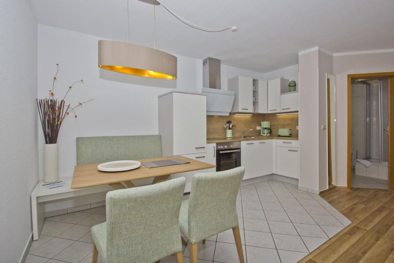 Ferienwohnung Mit Balkon, Gratis Nutzung Vom Ahoi Erlebnisbad Und Sauna In Sellin - Haus Strandeck Fewo 07 Goehren  Chambre photo